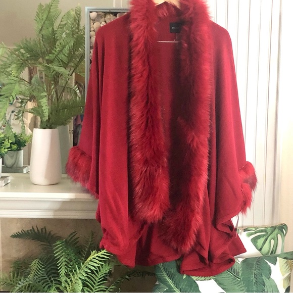 🌴🎉HP🎉 NEW! Dolce Cabo Valentine Red Luxurious Fur Cloak Wrap L/XL - Picture 2 of 10